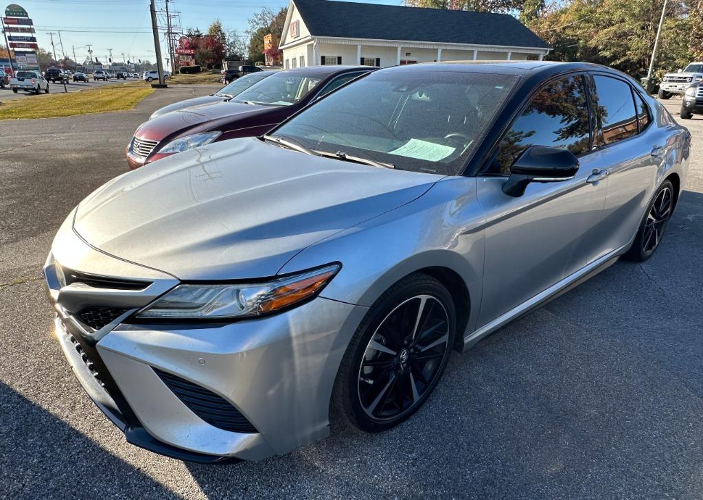 2018 Toyota Camry XSE's photo