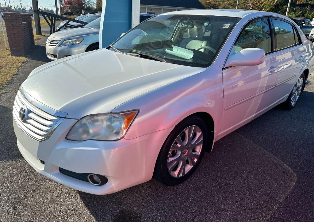 2009 Toyota Avalon Limited's photo